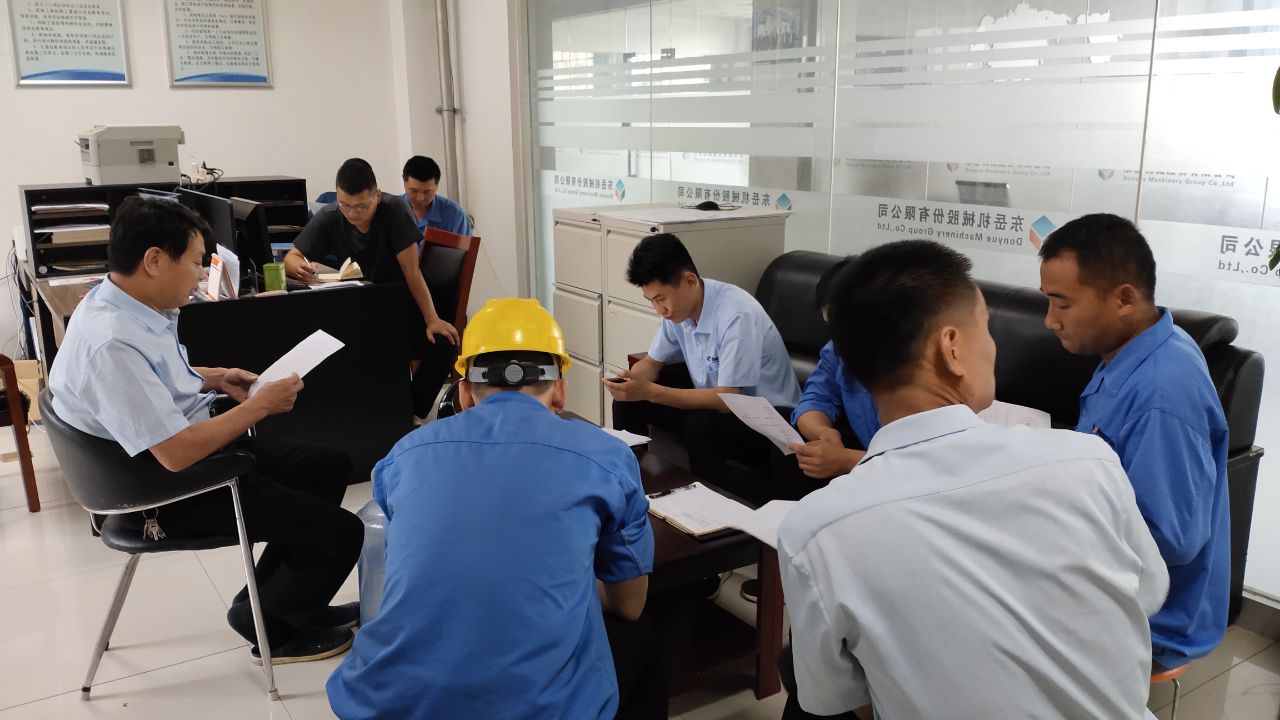 東岳機(jī)械安環(huán)外聯(lián)中心召開防汛應(yīng)急會議 東岳機(jī)械安環(huán)外聯(lián)中心召開防汛應(yīng)急會議